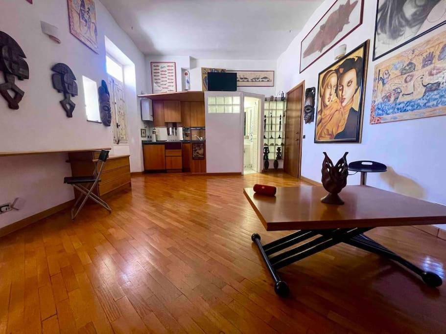 Appartement Our Arty Flat In Monti à Rome Extérieur photo
